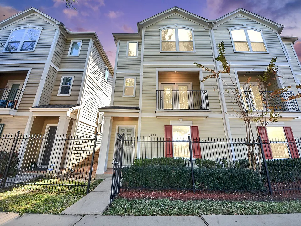 1117 Palmer St