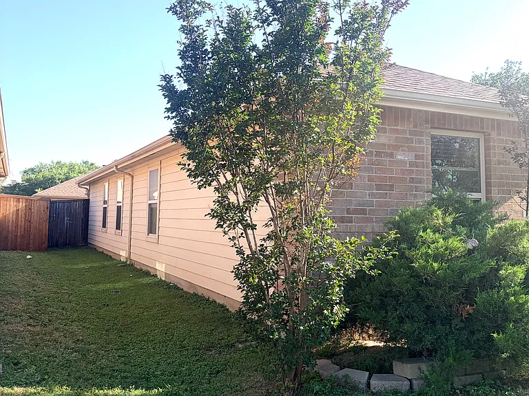 1813 Lynnwood Hills Dr — Photo 4