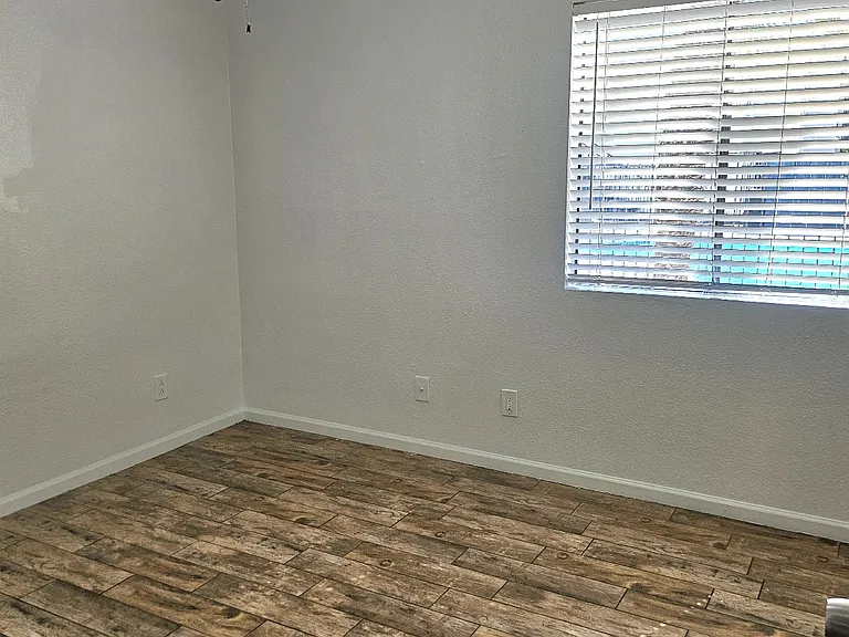 4313 N 19th Ave #102 — Photo 16