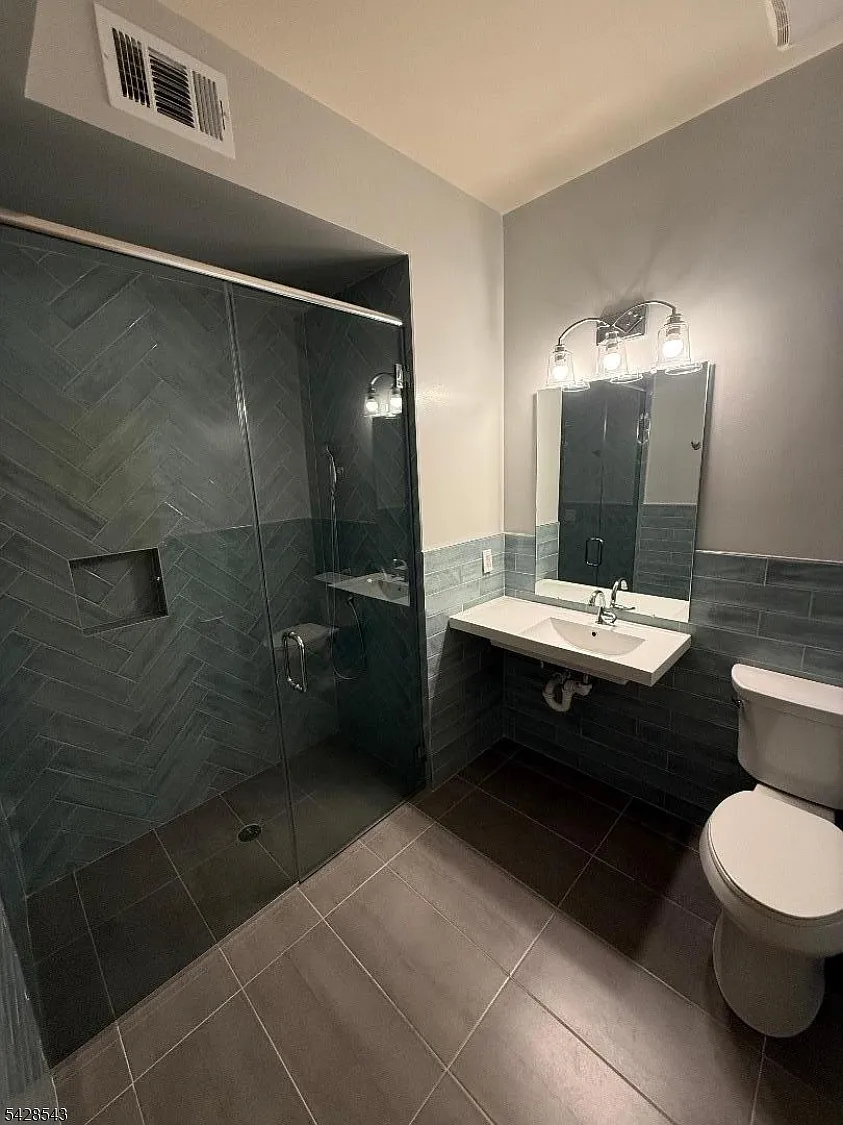 Studio, 1.0 bath, $1,550 — Photo 2