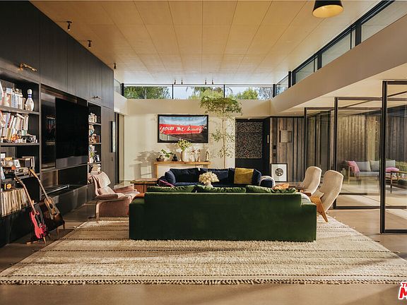 5th image of 6709 Zumirez Dr