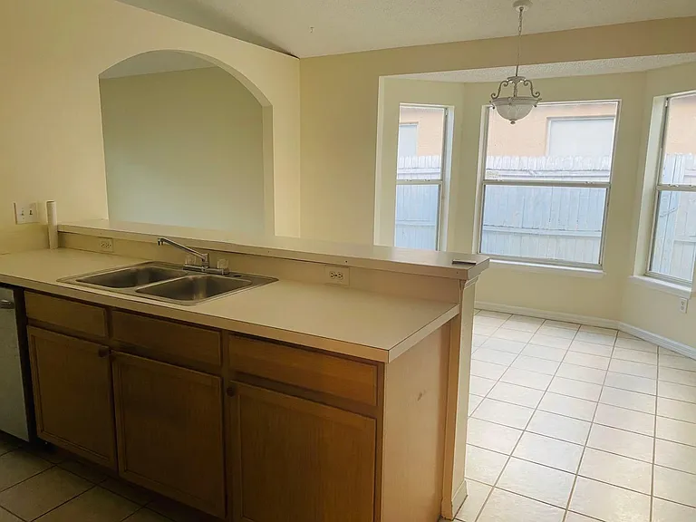 10918 Rushwood Way — Photo 7