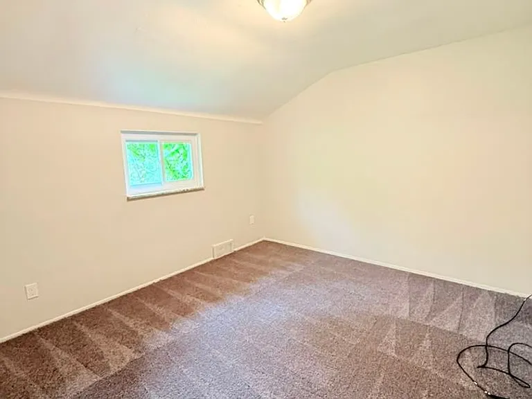 472-474 Guylyn Dr — Photo 16