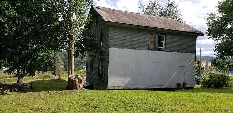 2nd image of 108 Ridge Ave