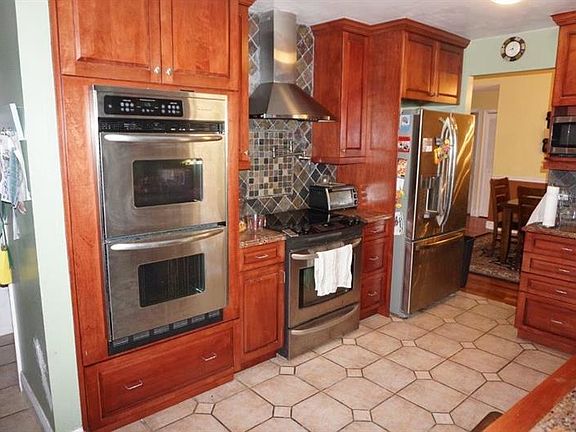 4th image of 8031 Lesia Cir