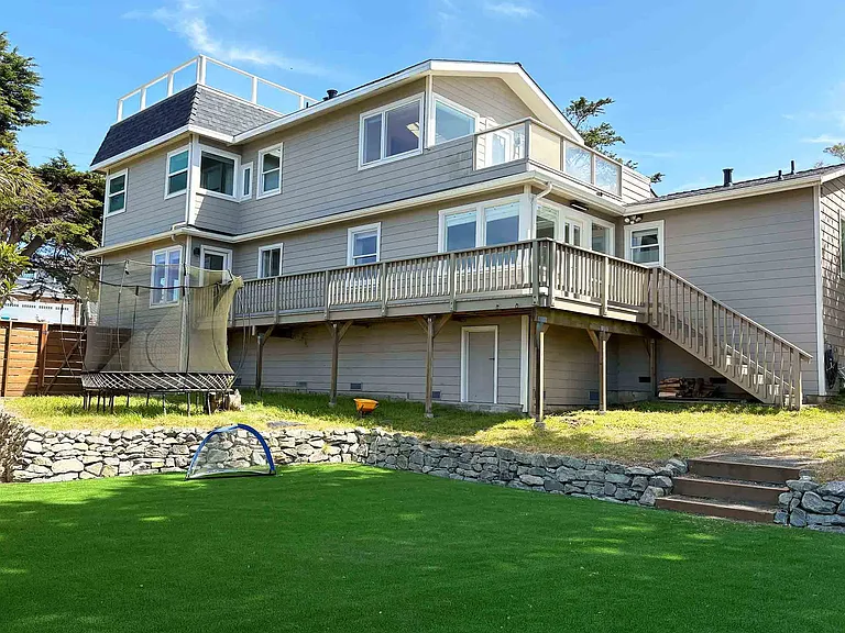 1480 East Ave — Photo 3