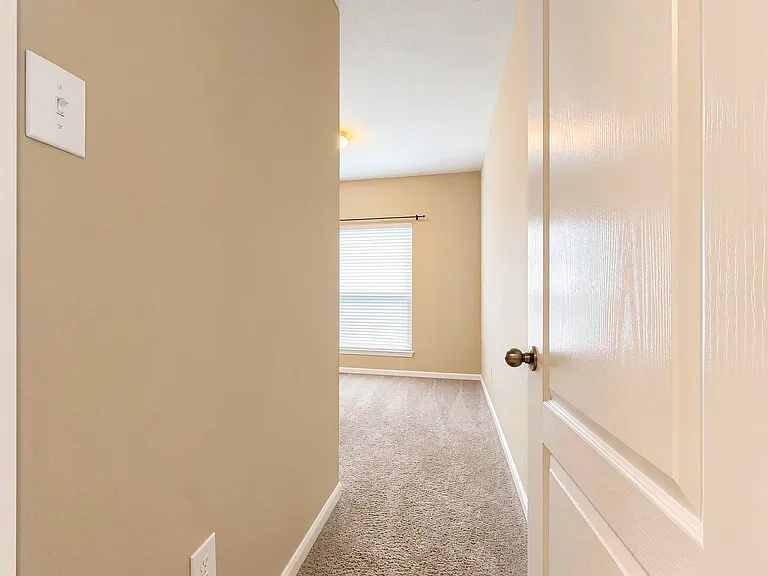 2210 Hayes St — Photo 12