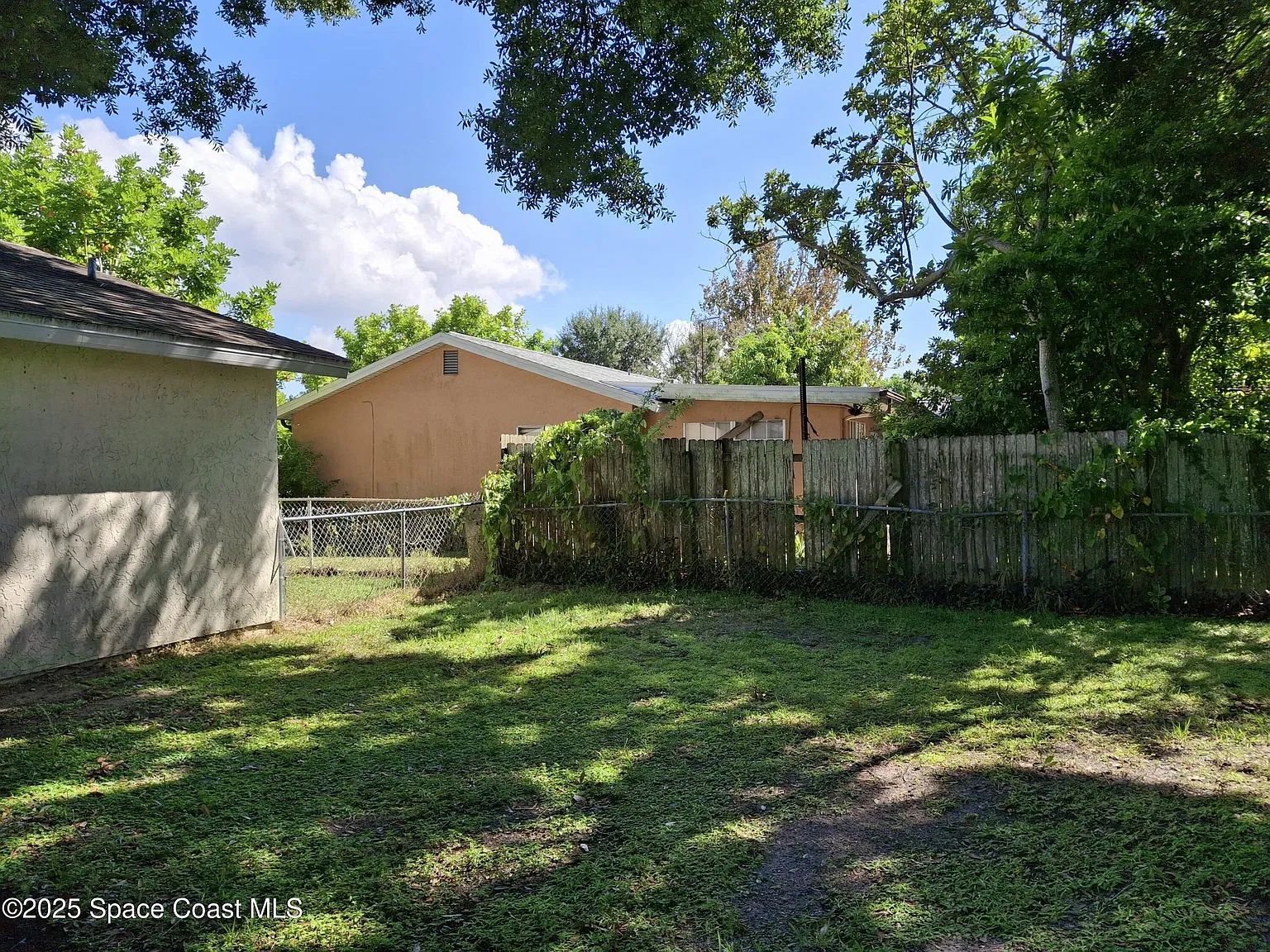 3 bed, 2.0 bath, 912 sqft, $1,600 — Photo 2