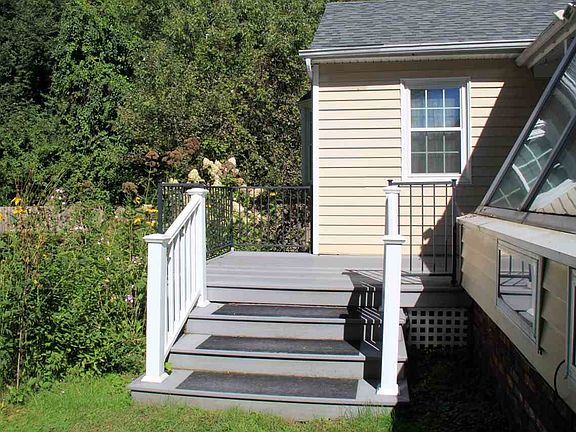 4th image of 18 Northup Dr