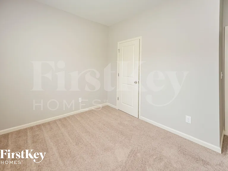 530 Sunrise Ln — Photo 13