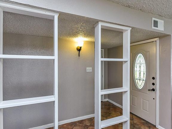 3rd image of 619 Meadowglen Dr