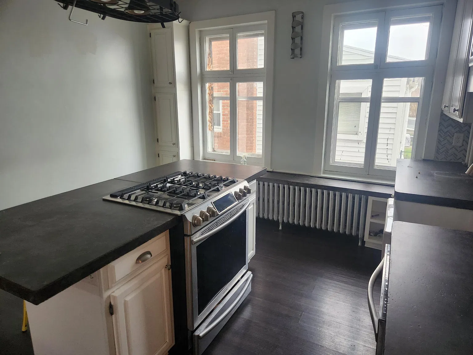 3 bed, 1.5 bath, 1772 sqft, $2,300 — Photo 4
