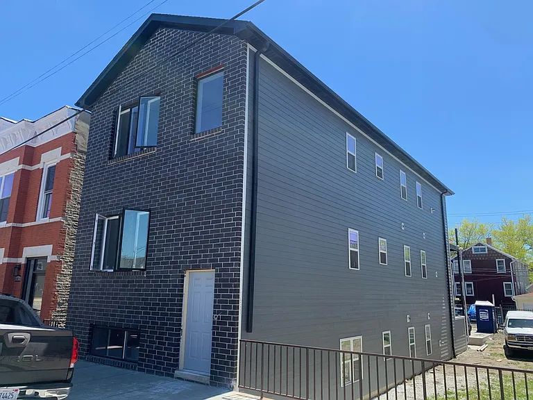 1813 W Cermak Rd #3 — Photo 12