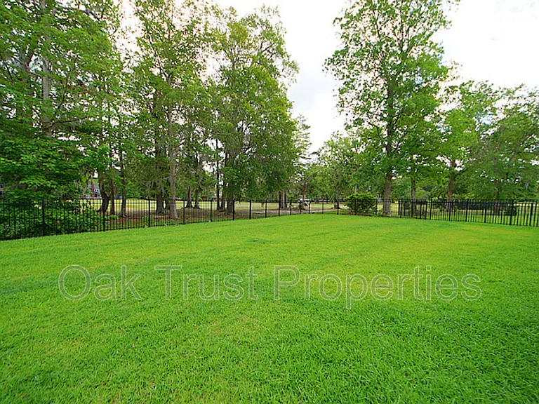 125 Brogun Ln — Photo 49