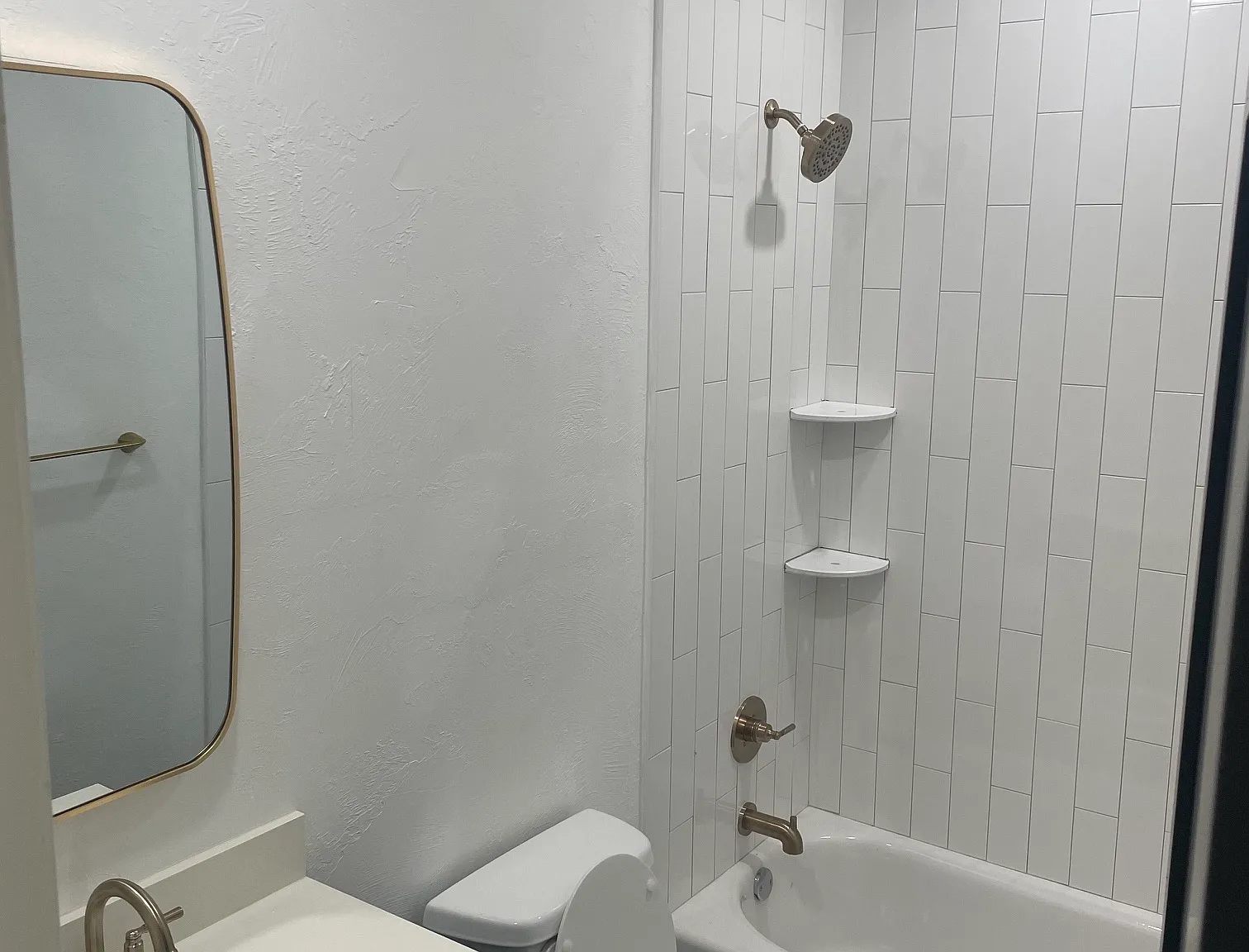 3 bed, 2.5 bath, 2200 sqft, $2,300 — Photo 3