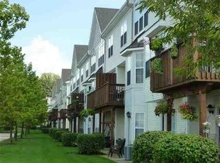 31 Bayside Dr, Bayonne, NJ 07002