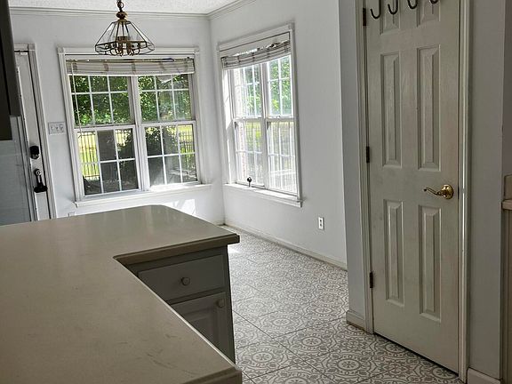 5th image of 7347 Lauren Ln