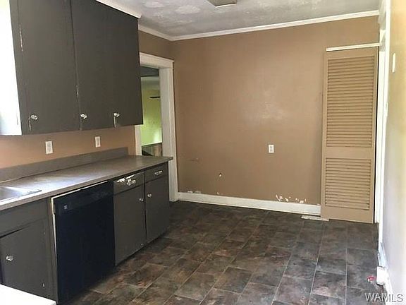 5th image of 3307 8th St E