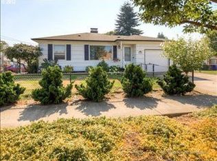 8718 SE Taylor St, Portland, OR 97216