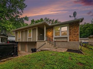 1322 S Hocker Ave, Independence, MO 64055