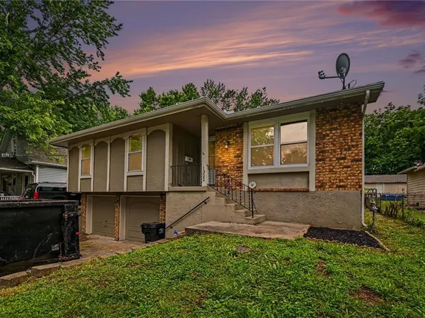 1322 S Hocker Ave, Independence, MO 64055