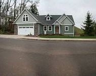1st image of 449 Melvill Cres