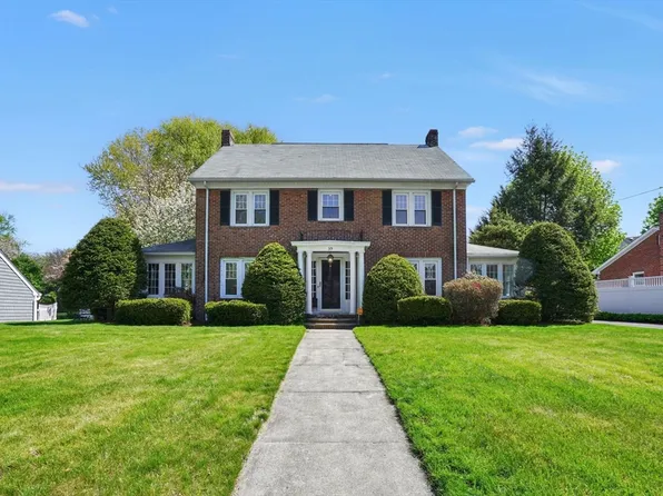 35 Shefford St, Springfield, MA 01107