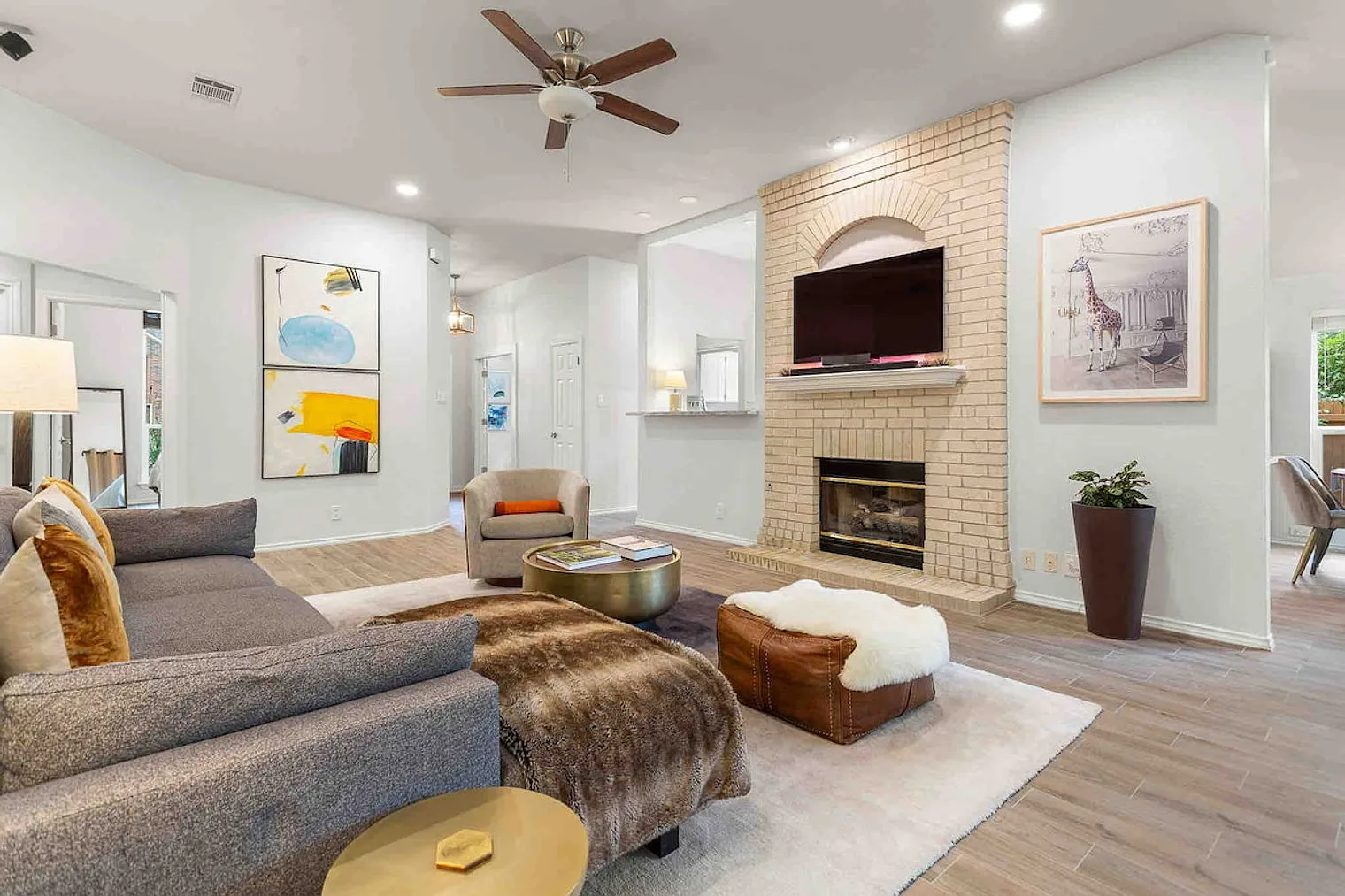 5 bed, 2.0 bath, 2098 sqft, $11,470 — Photo 1