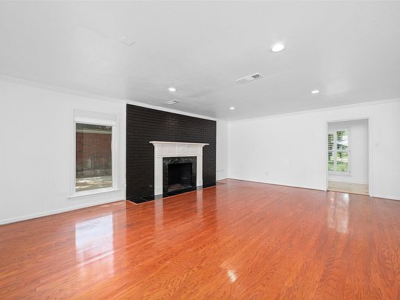 5th image of 3443 El Dorado Blvd