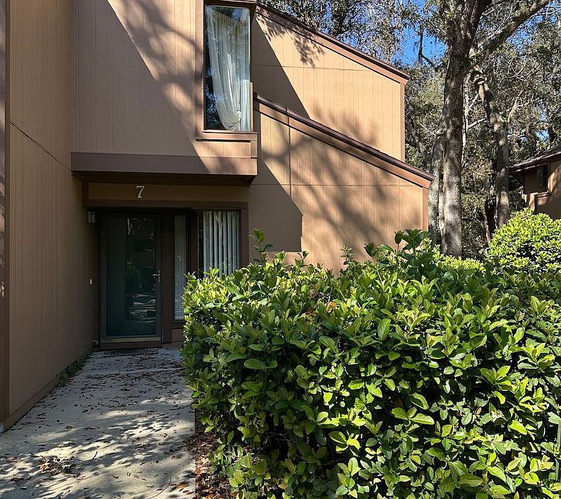 1st image of 7 Greenbriar Ct