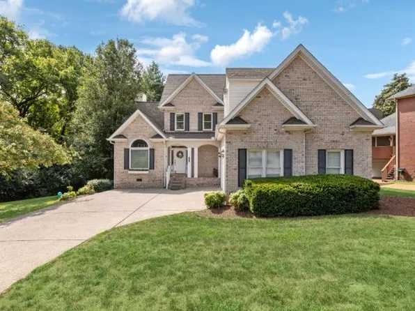 2701 N Highlands Dr, Nashville, TN 37221