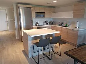 Building Photo - 16385 Biscayne Blvd #1018