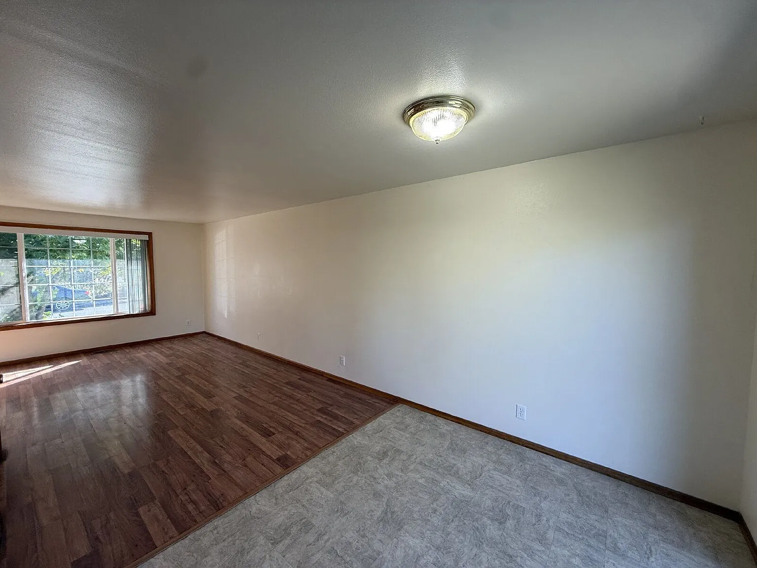 2 bed, 1.5 bath, 1072 sqft, $1,595 — Photo 3