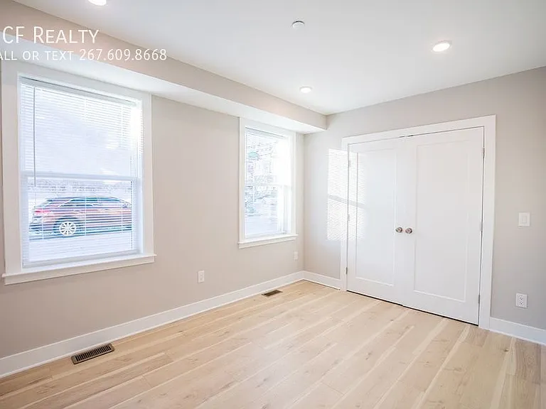 4926 Locust St #1 — Photo 4