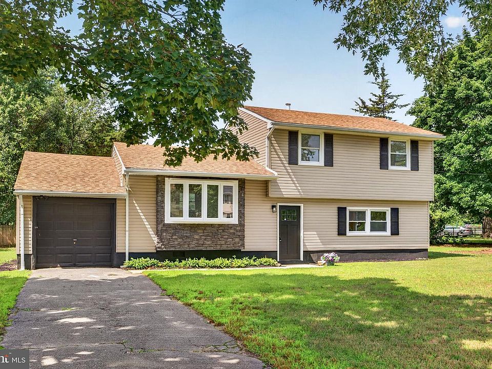 1st image of 1921 Mountain Dr