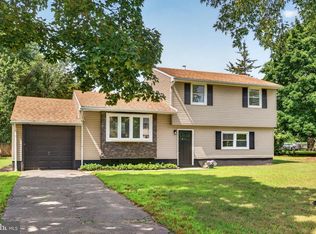1921 Mountain Dr, Millville, NJ 08332