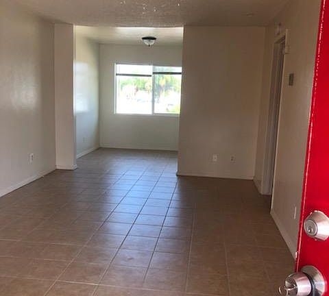 3rd image of 1040 E Grand Ave #D