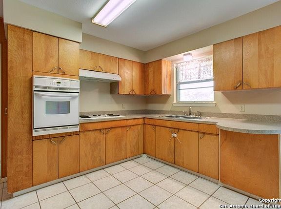 4th image of 4034 City View Dr