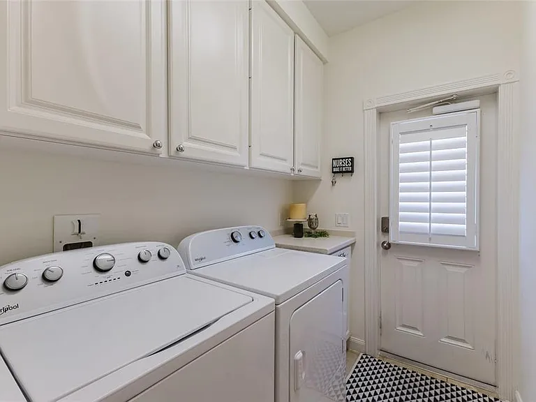 1564 Napoli Dr W — Photo 27
