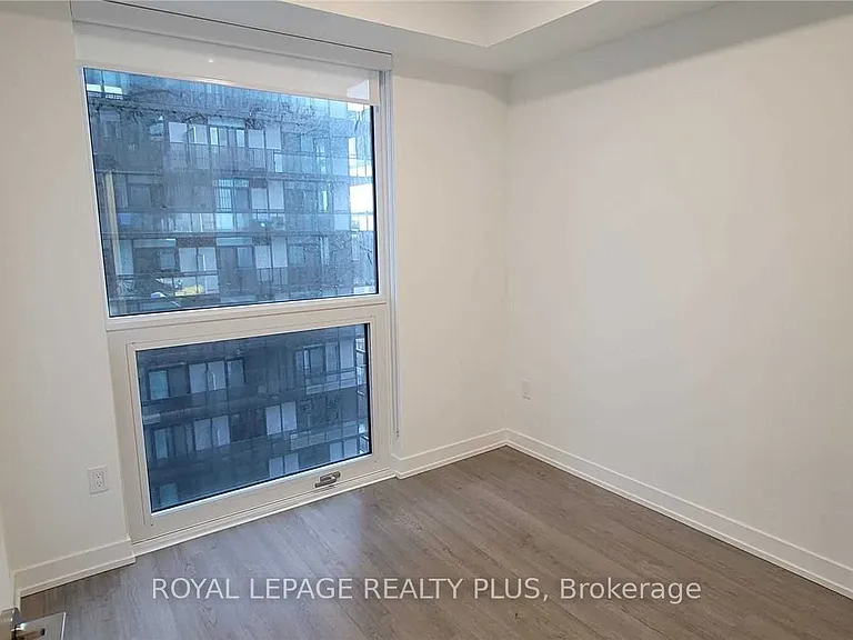 39 Roehampton Ave E #1807 — Photo 8