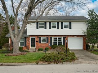 3302 Deerwood Dr, New Albany, IN 47150