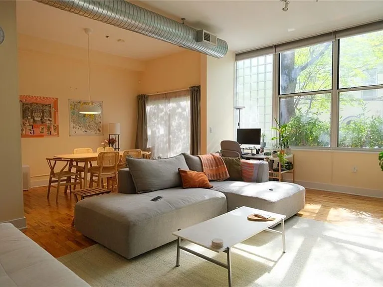 15 Waddell St NE #104 — Photo 2