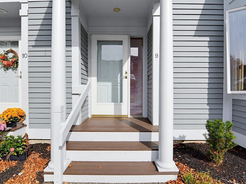 1st image of 9 Landing Dr #9
