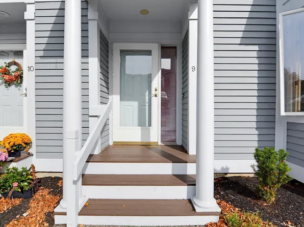 9 Landing Dr #9, Methuen, MA 01844