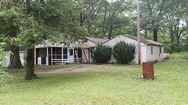 1423 Dean St photo 1