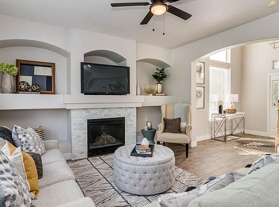 4th image of 281 E Park Knoll Cir