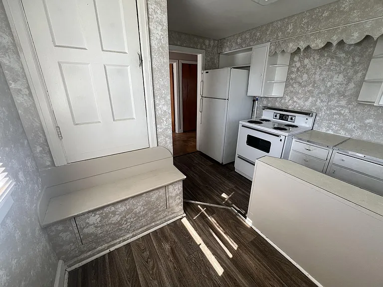 506 Bee St #2 — Photo 4