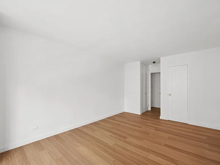 501 E 87th St #10D — Photo 9