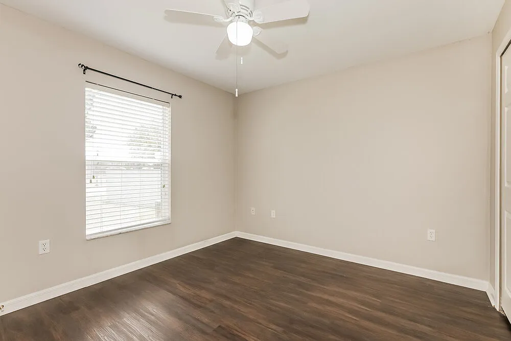 4 bed, 2.0 bath, 1574 sqft, $2,210 — Photo 4