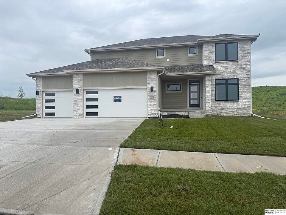 1st image of 18552 Sycamore Dr